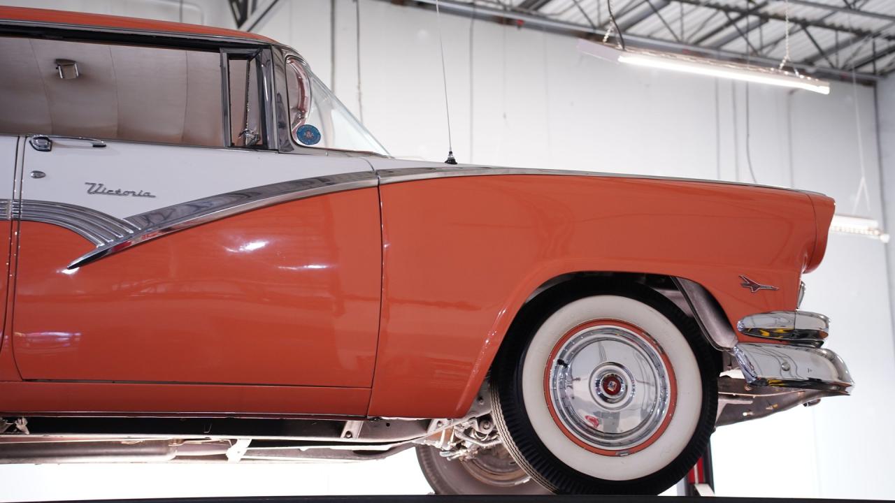 1956 Ford Fairlane Town Victoria