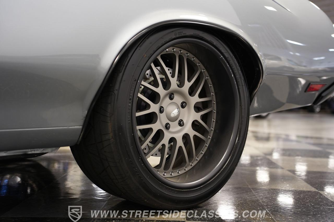 1972 Oldsmobile Cutlass 442 Tribute Restomod