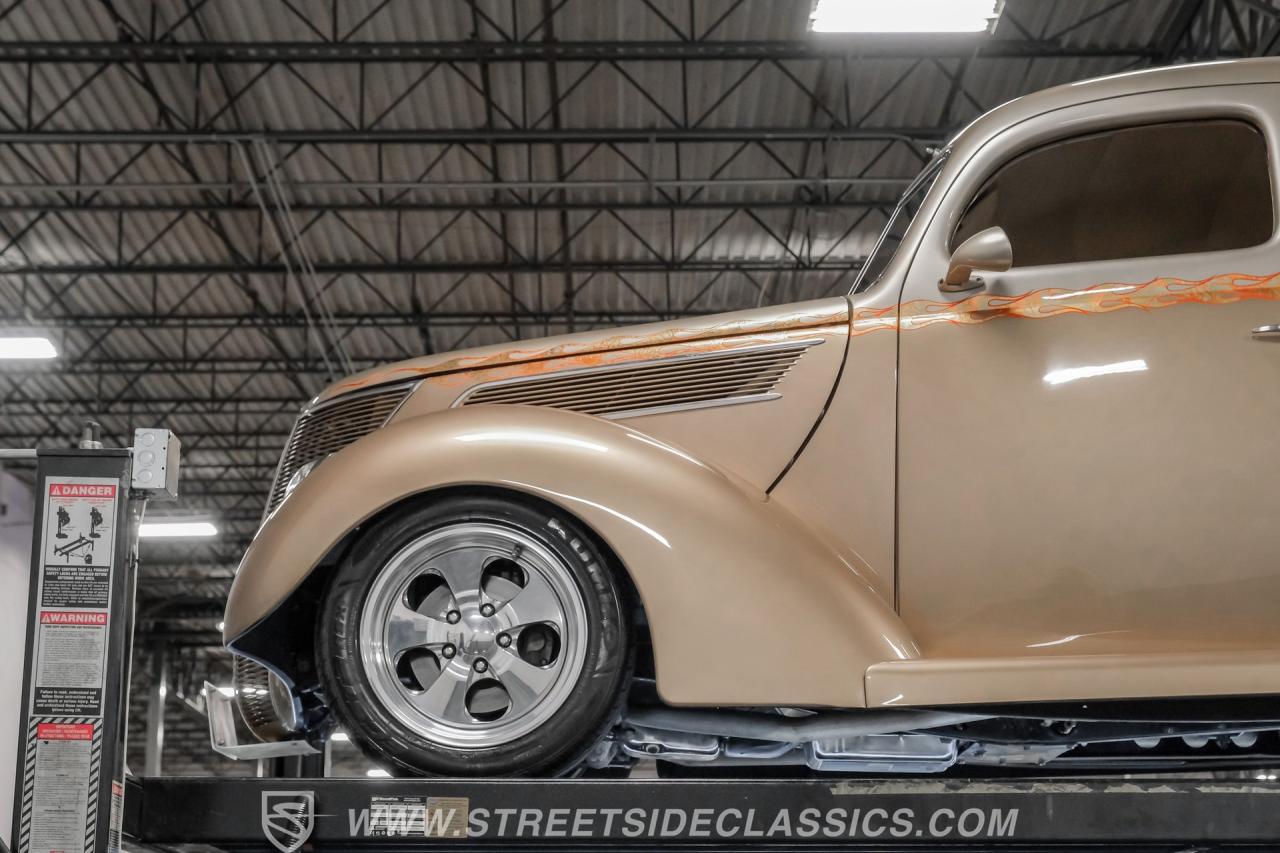 1937 Ford 5-Window Coupe Restomod