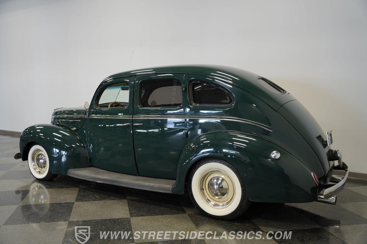 1939 Ford Deluxe Sedan