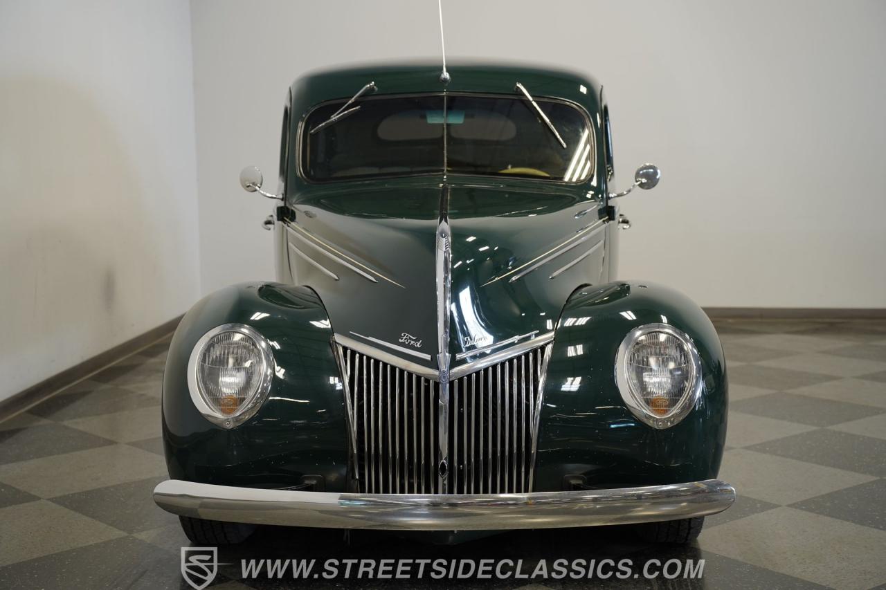 1939 Ford Deluxe Sedan