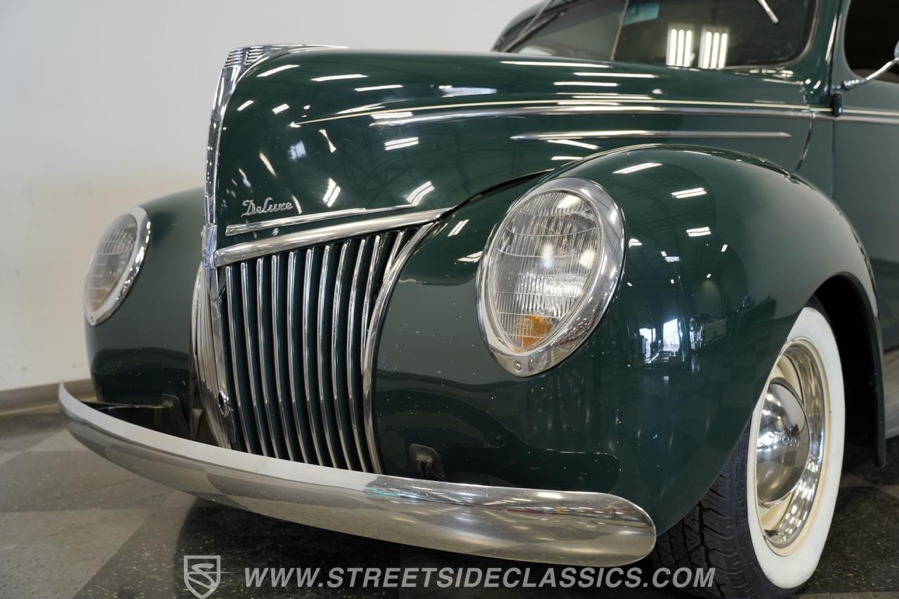 1939 Ford Deluxe Sedan