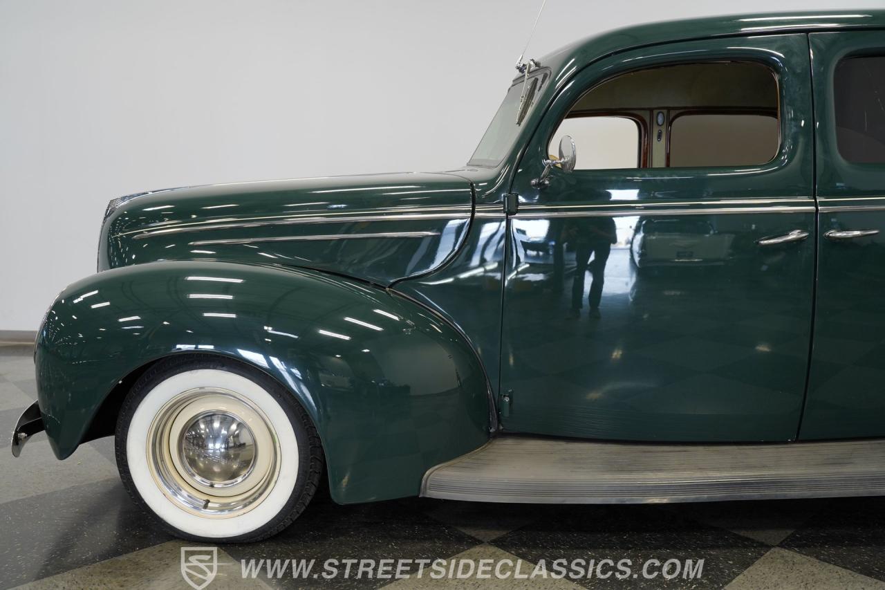 1939 Ford Deluxe Sedan