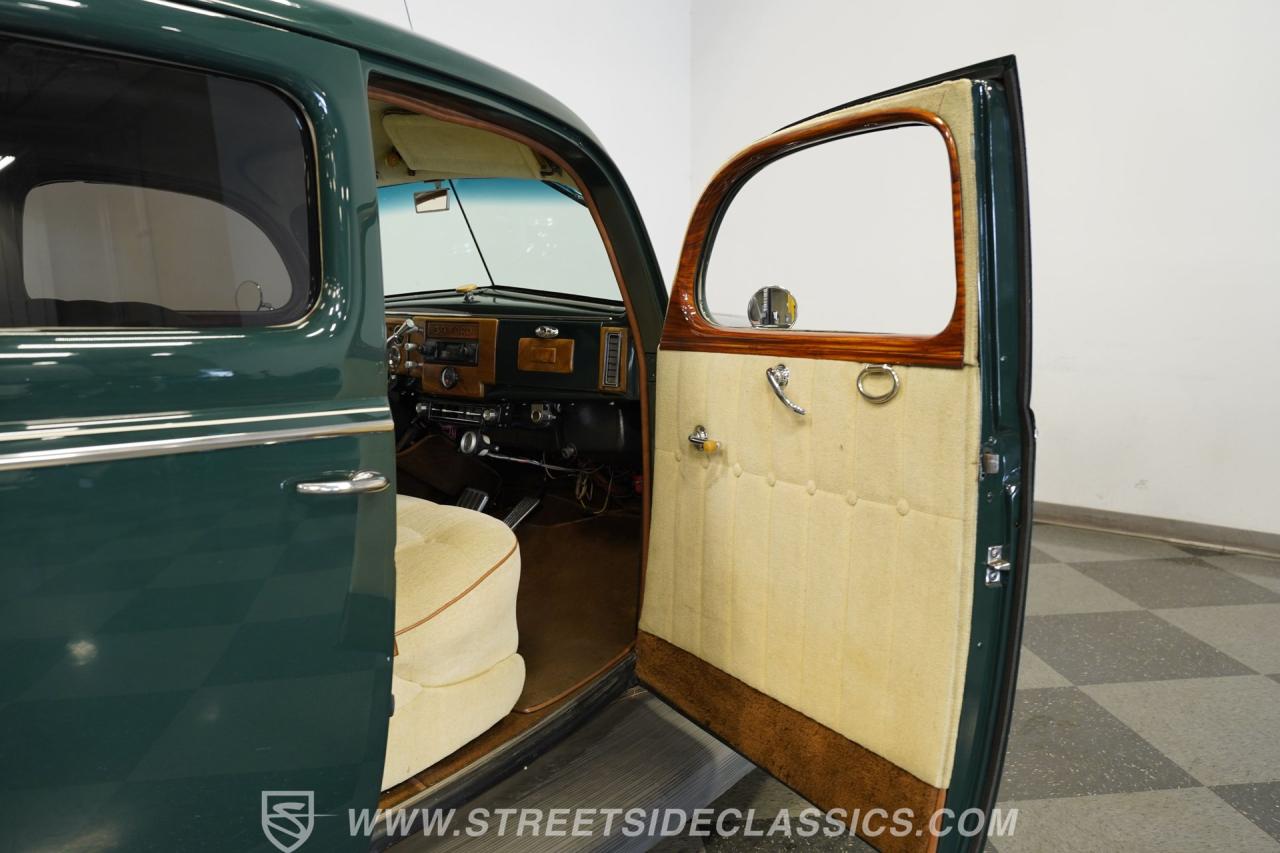 1939 Ford Deluxe Sedan