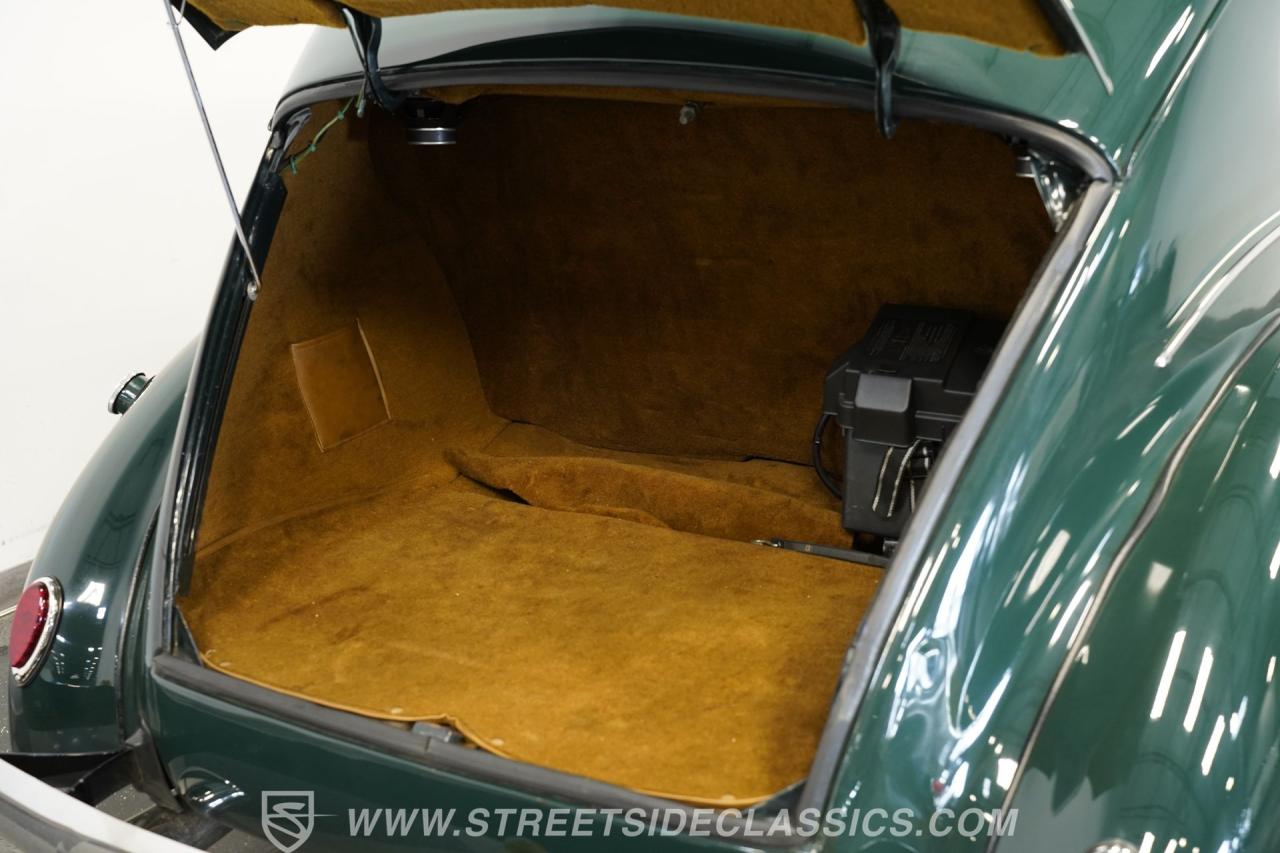 1939 Ford Deluxe Sedan