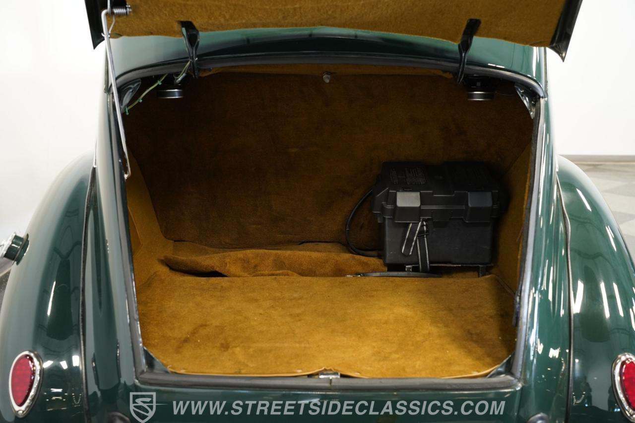 1939 Ford Deluxe Sedan