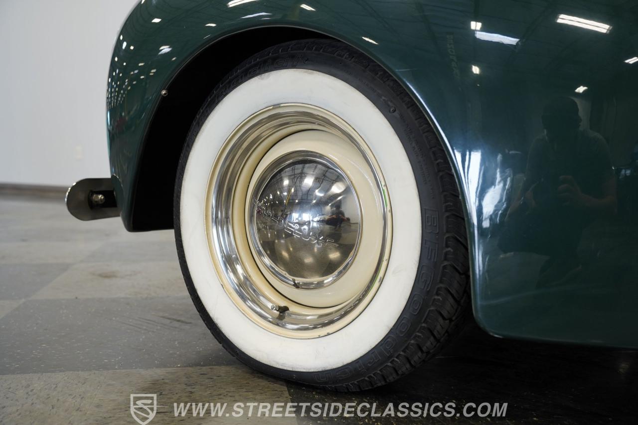 1939 Ford Deluxe Sedan