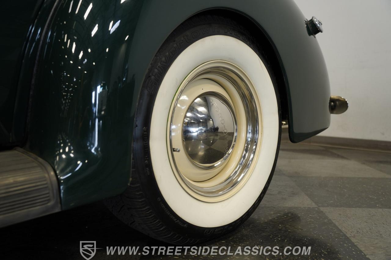 1939 Ford Deluxe Sedan