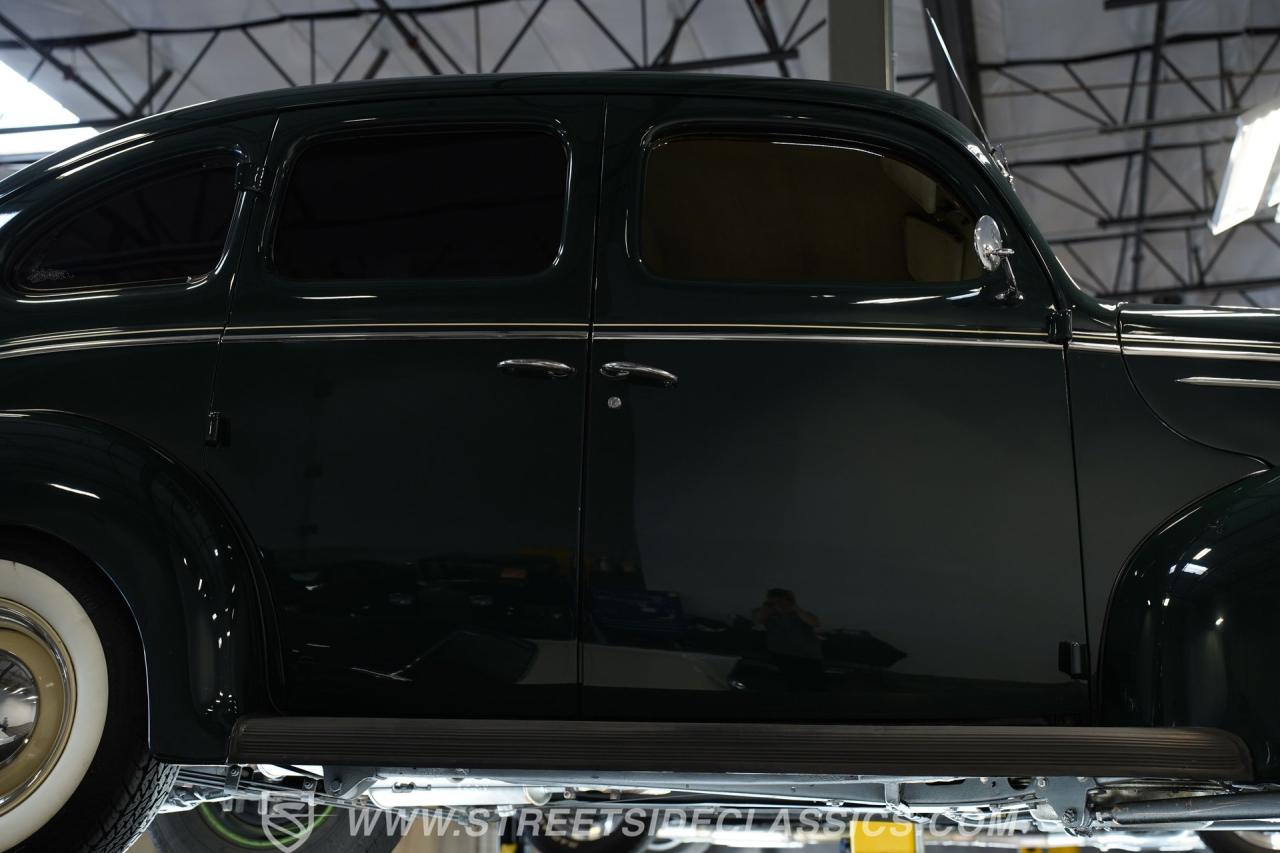 1939 Ford Deluxe Sedan