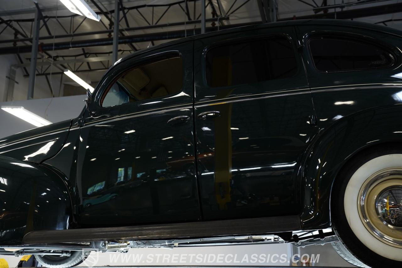 1939 Ford Deluxe Sedan