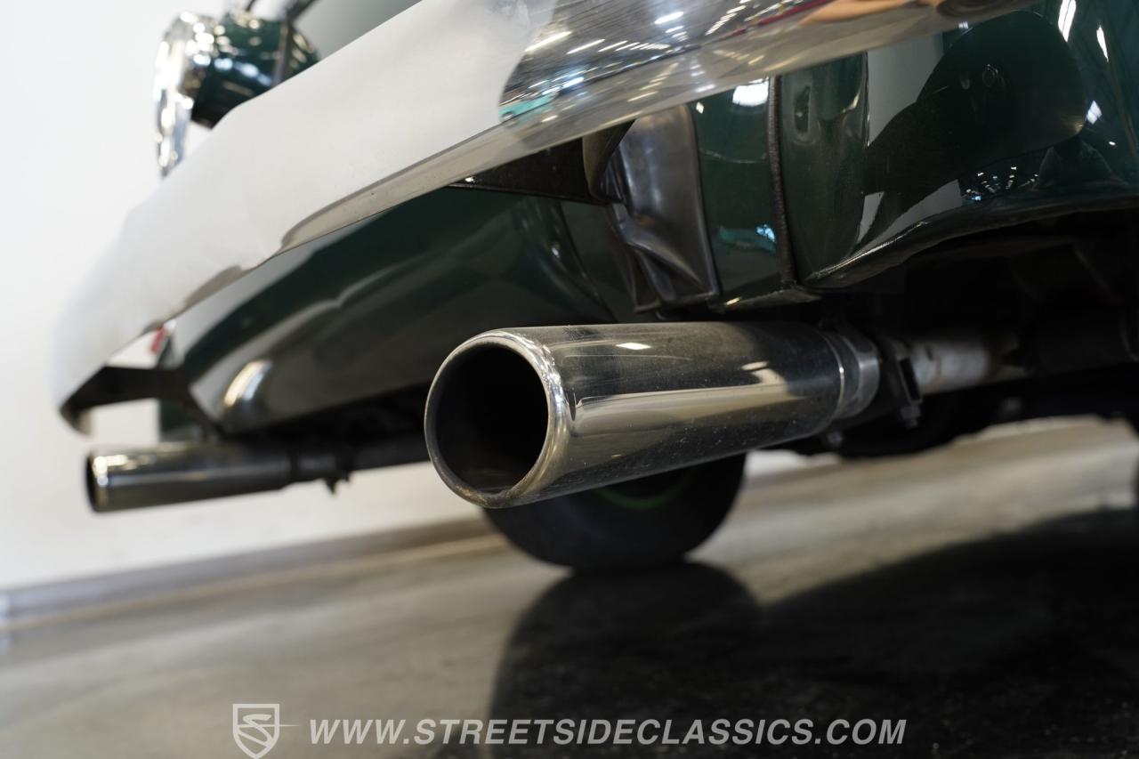 1939 Ford Deluxe Sedan