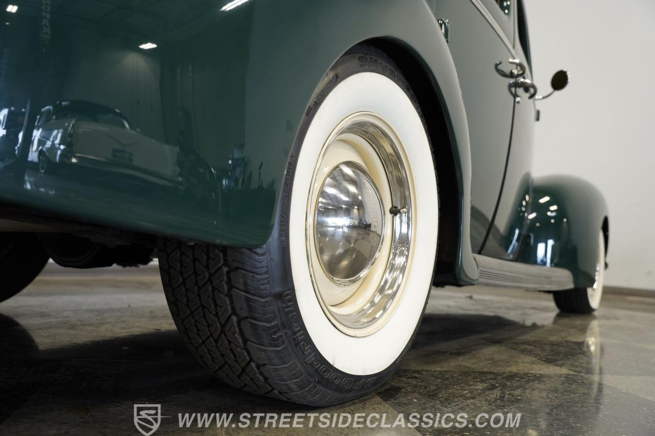 1939 Ford Deluxe Sedan