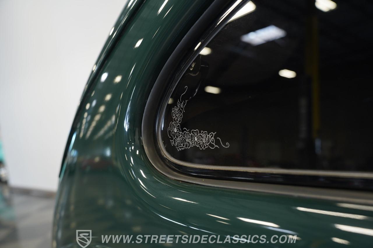 1939 Ford Deluxe Sedan