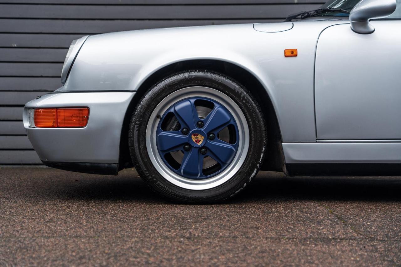 1990 Porsche 911 (964) Carrera 4