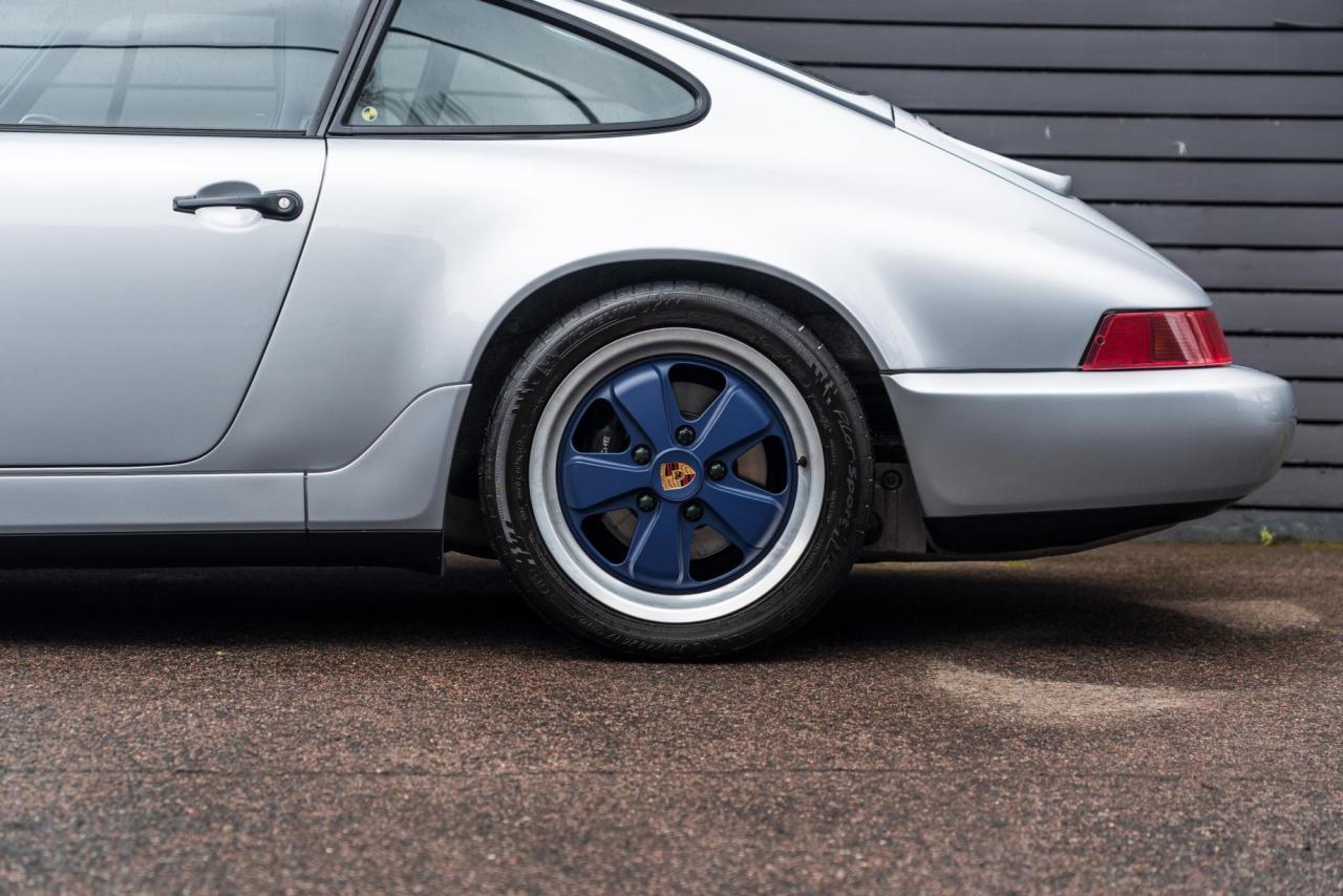 1990 Porsche 911 (964) Carrera 4