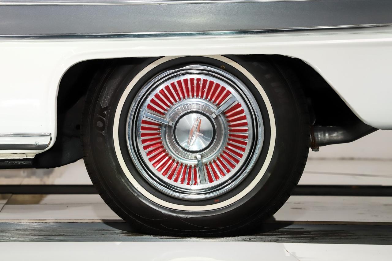 1962 Oldsmobile Starfire