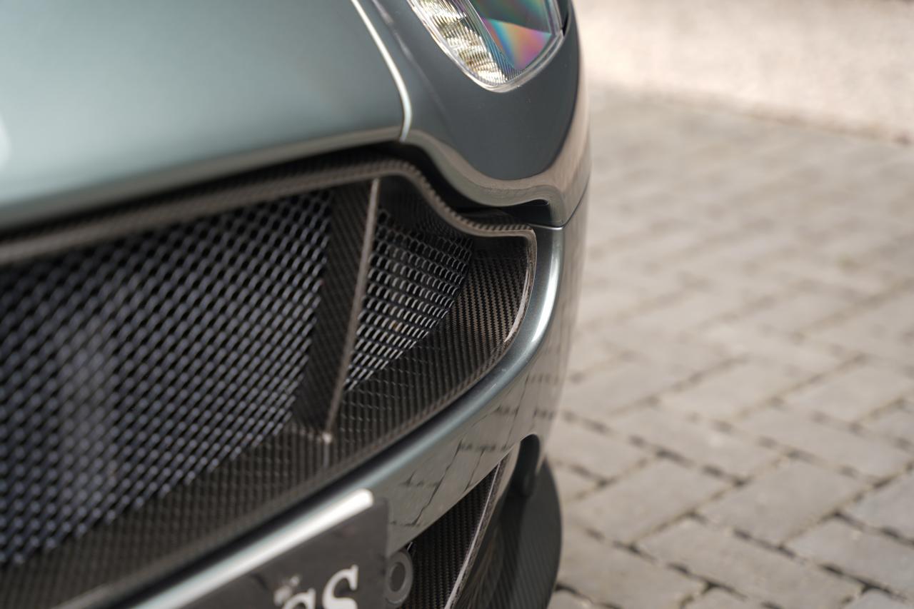 2017 Aston Martin V12 Vantage