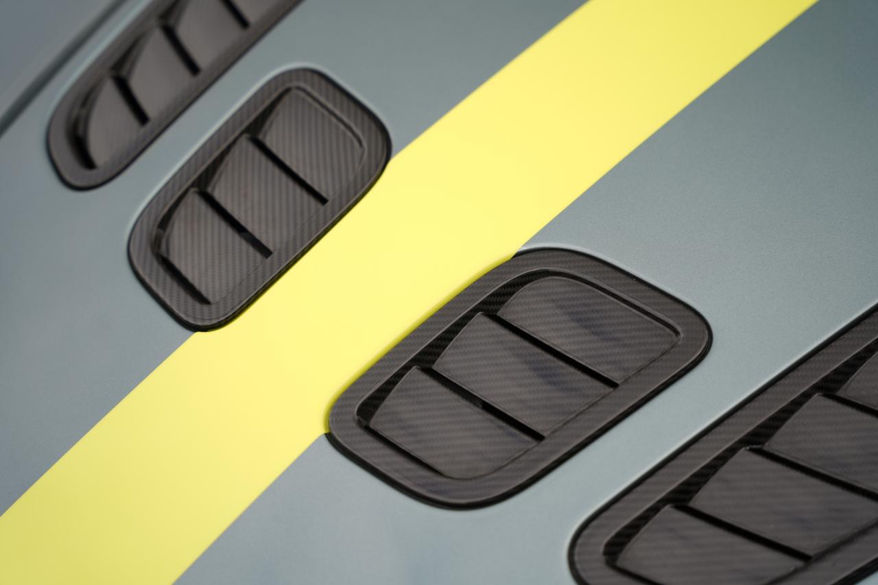 2017 Aston Martin V12 Vantage