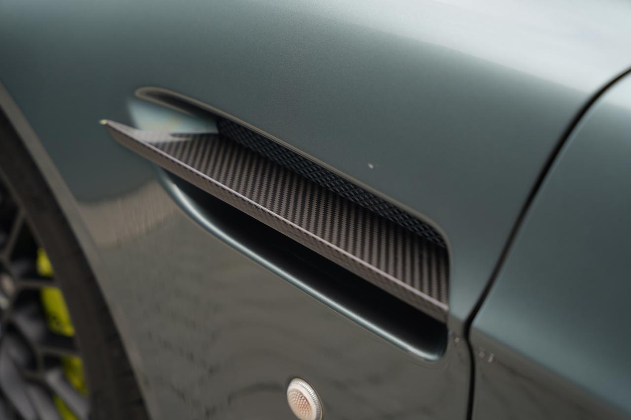 2017 Aston Martin V12 Vantage