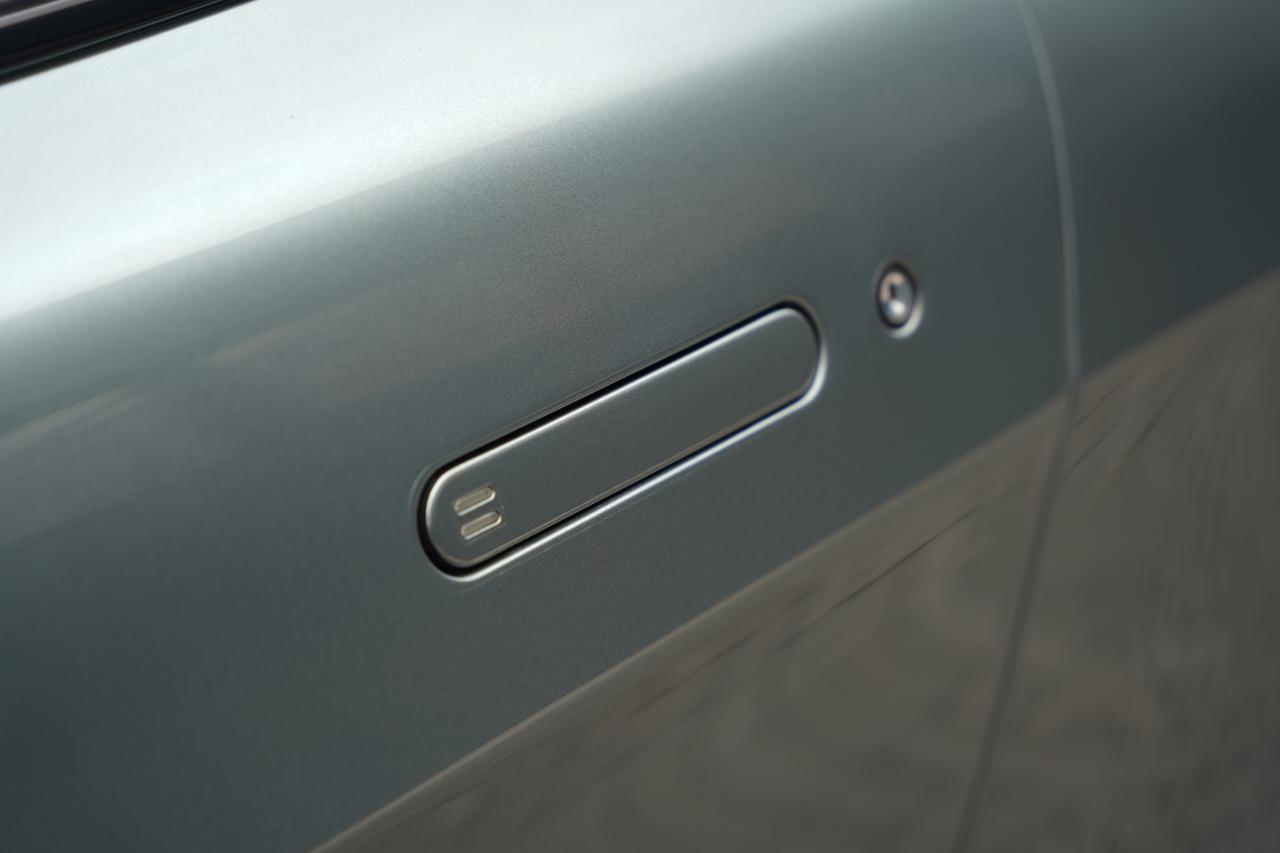 2017 Aston Martin V12 Vantage