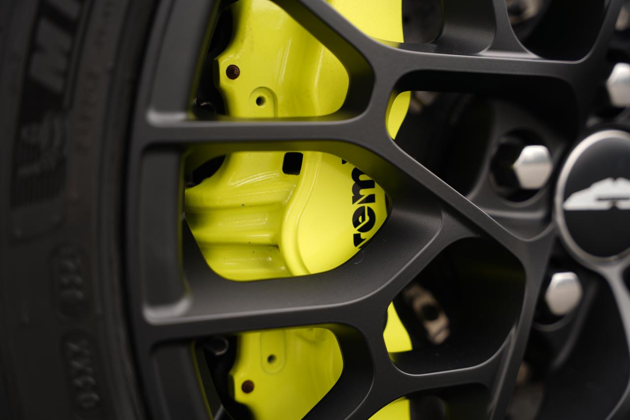 2017 Aston Martin V12 Vantage