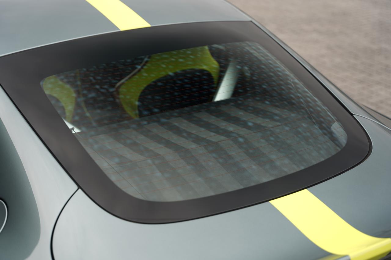 2017 Aston Martin V12 Vantage