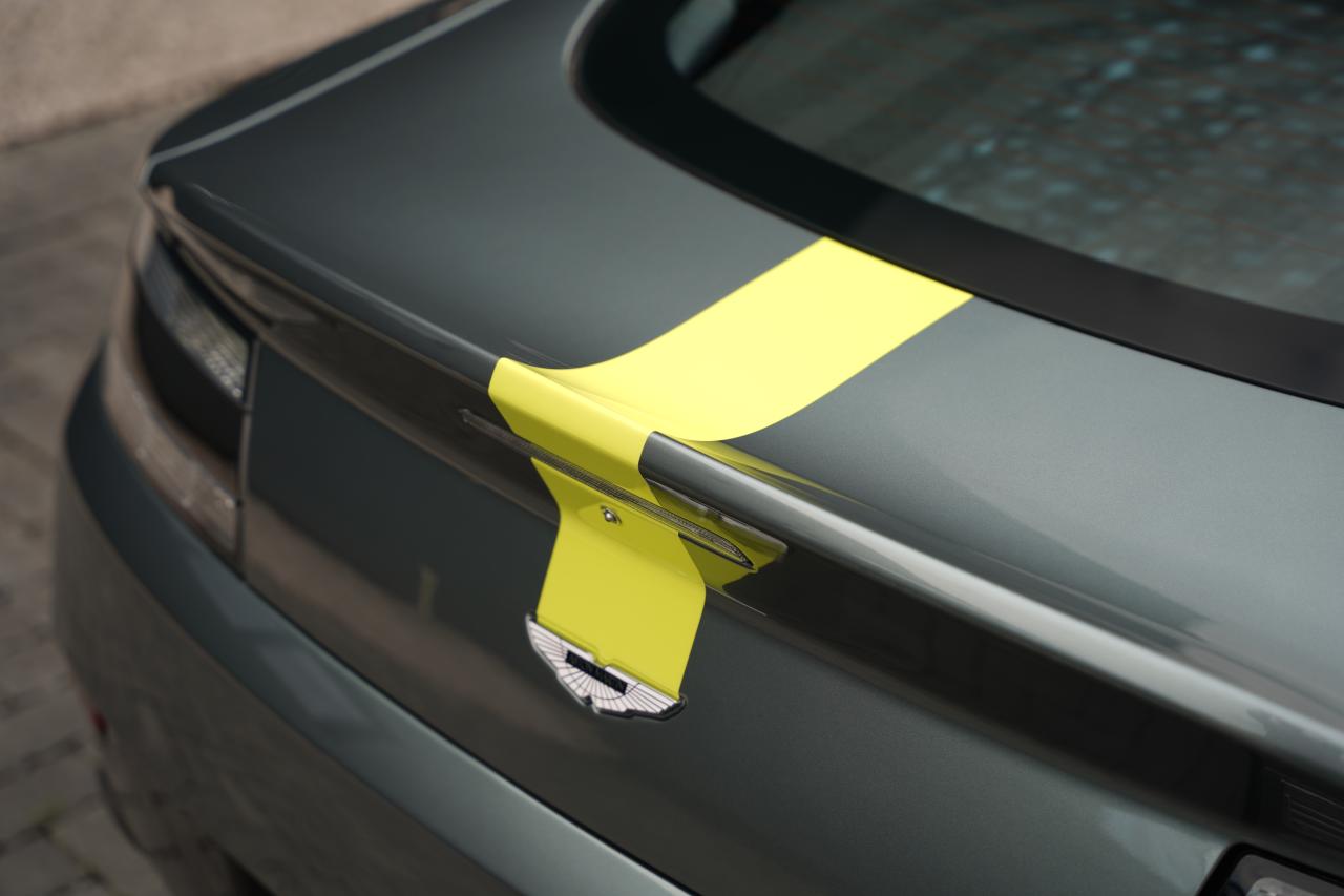 2017 Aston Martin V12 Vantage