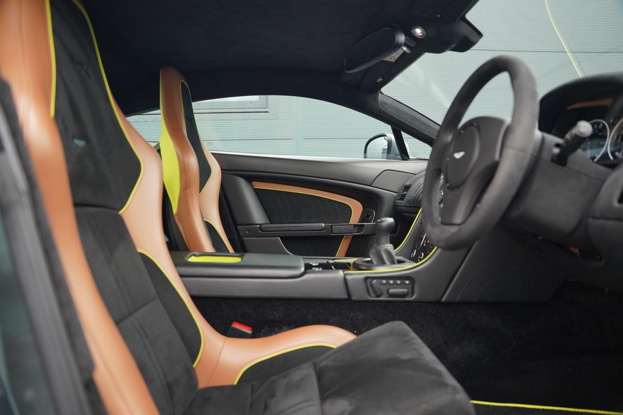 2017 Aston Martin V12 Vantage