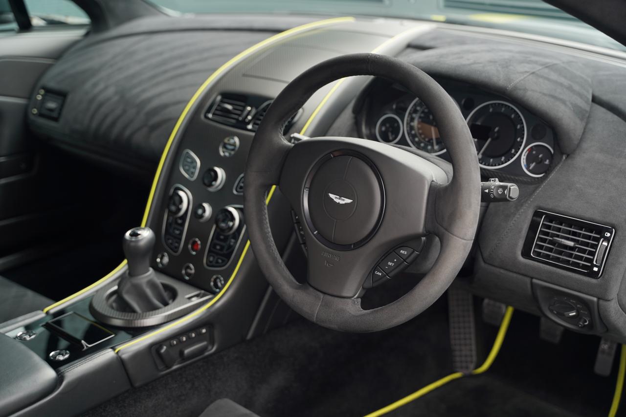 2017 Aston Martin V12 Vantage