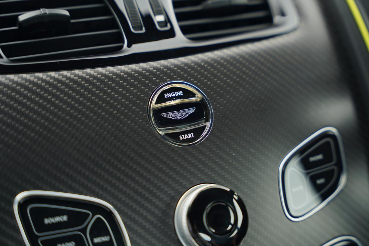 2017 Aston Martin V12 Vantage