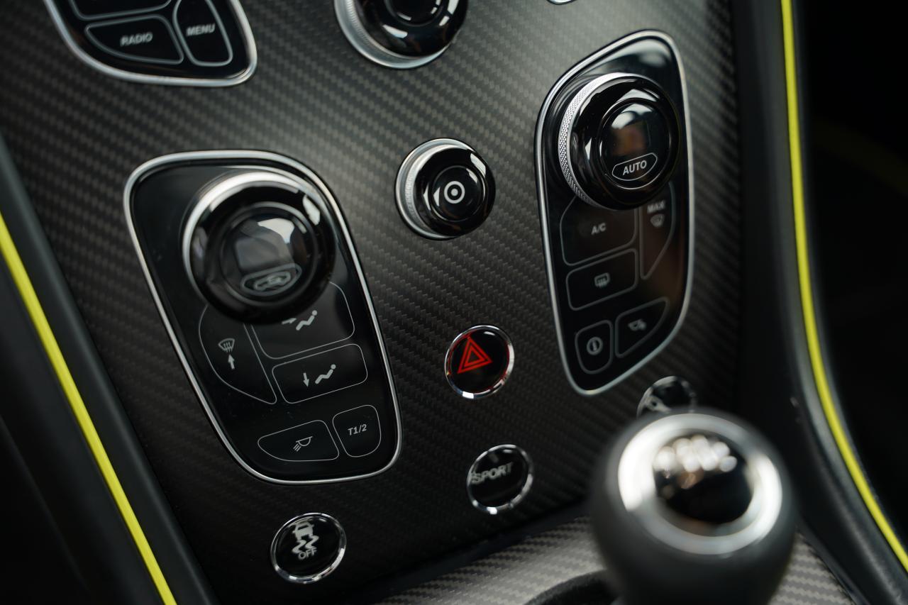 2017 Aston Martin V12 Vantage