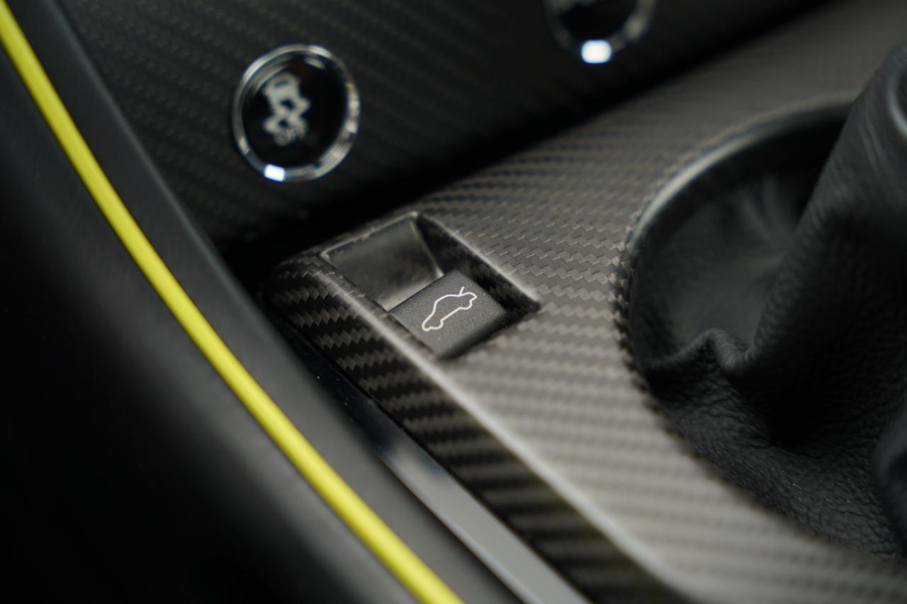 2017 Aston Martin V12 Vantage