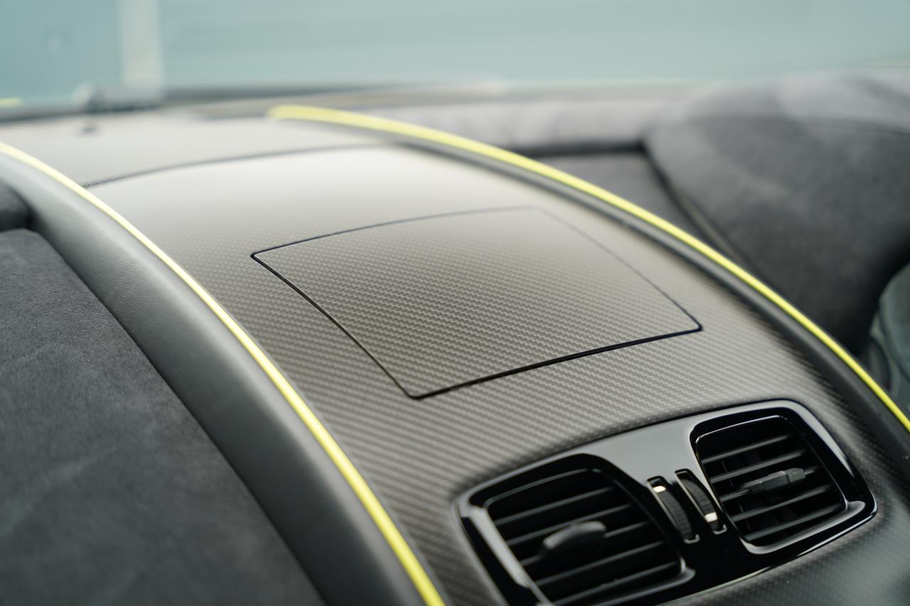 2017 Aston Martin V12 Vantage