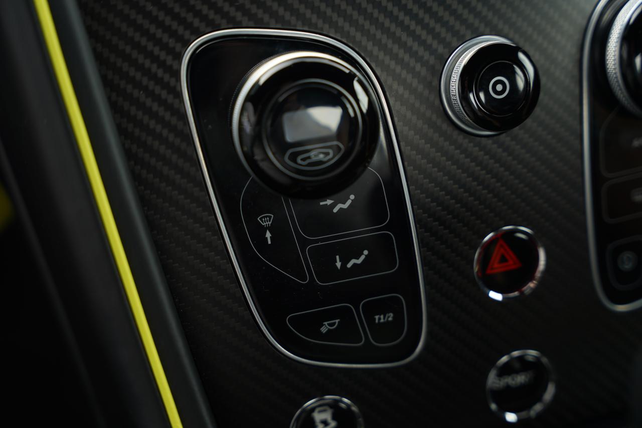 2017 Aston Martin V12 Vantage