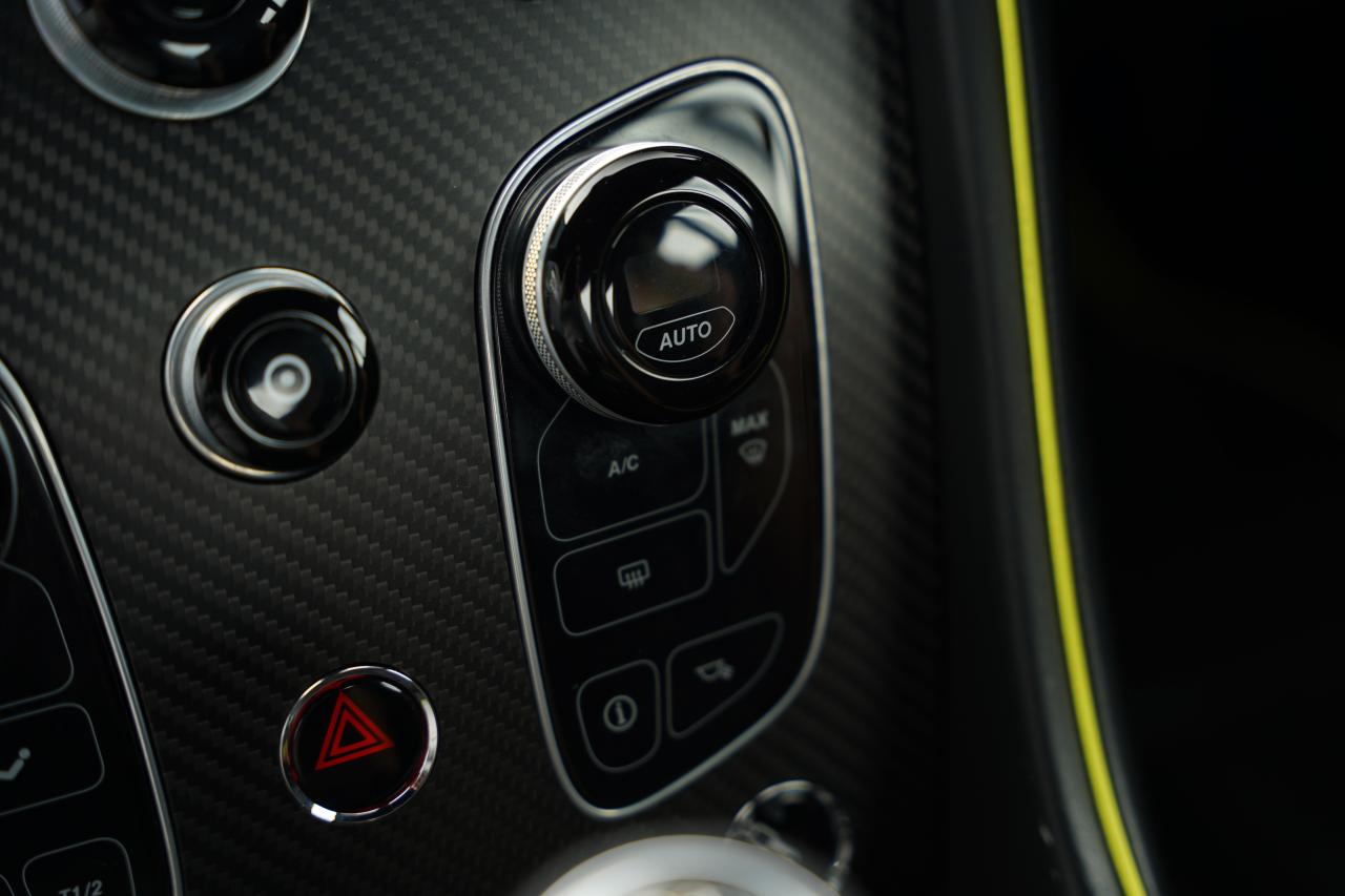 2017 Aston Martin V12 Vantage