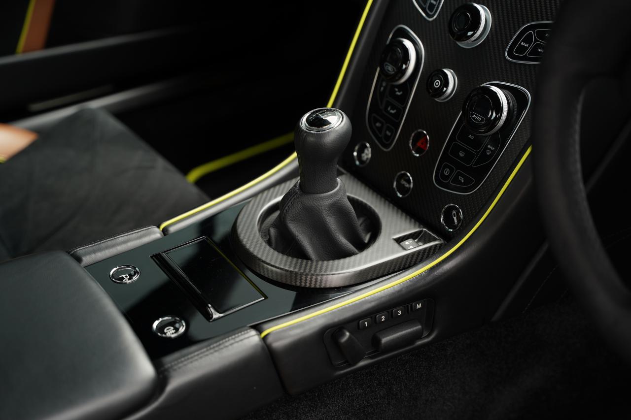 2017 Aston Martin V12 Vantage