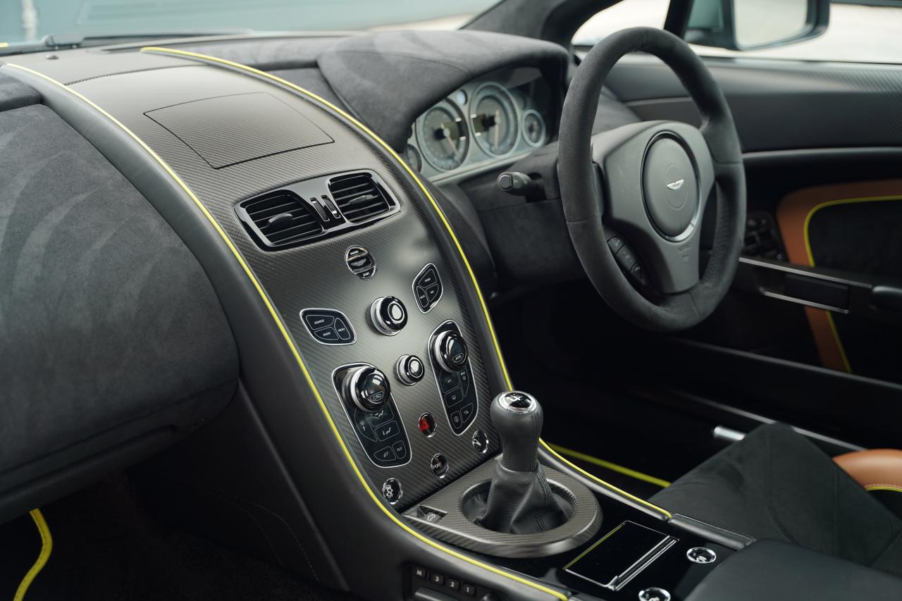 2017 Aston Martin V12 Vantage