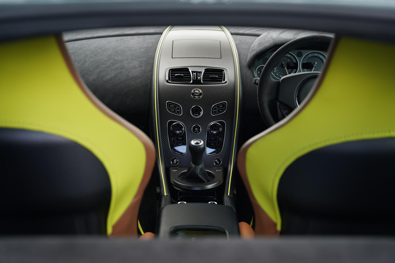 2017 Aston Martin V12 Vantage