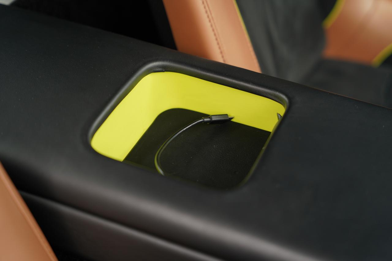 2017 Aston Martin V12 Vantage