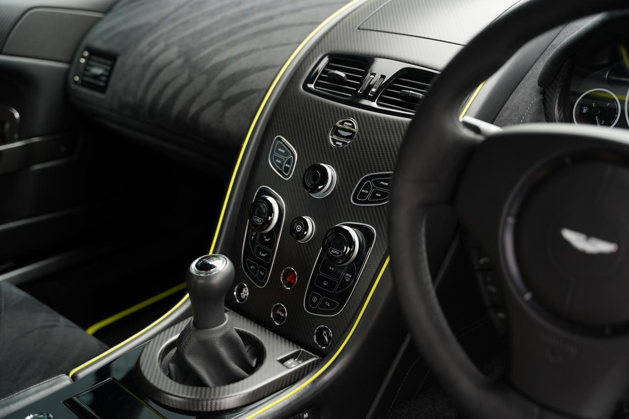 2017 Aston Martin V12 Vantage