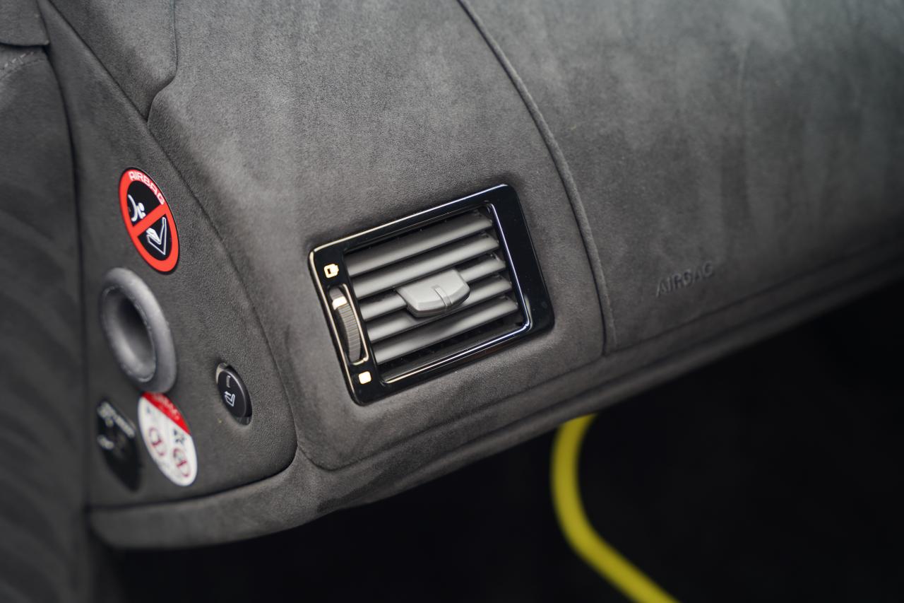 2017 Aston Martin V12 Vantage