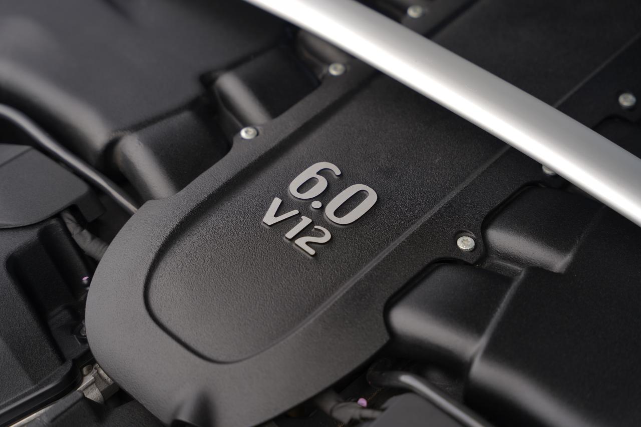 2017 Aston Martin V12 Vantage