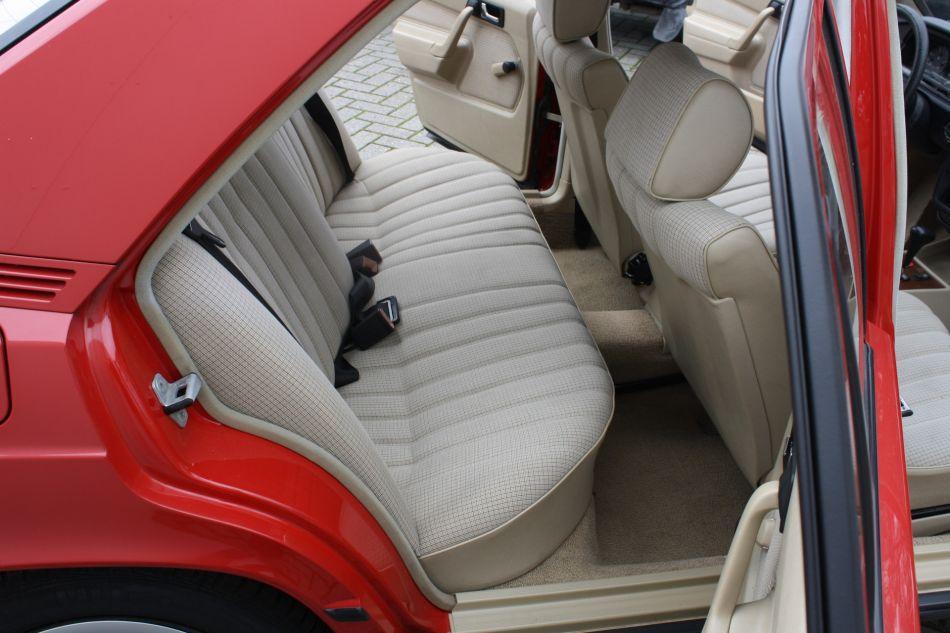 1985 Mercedes - Benz 190D 2.5