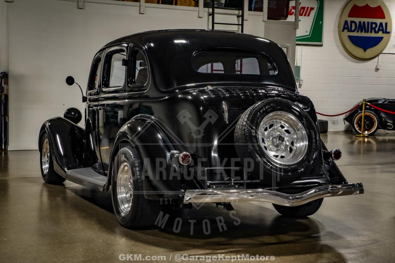 1935 Ford Model 48