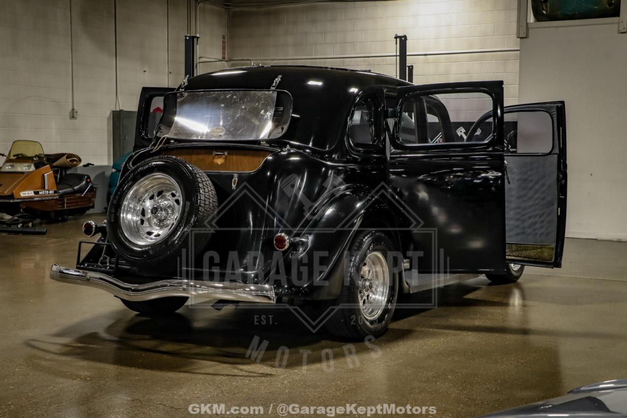 1935 Ford Model 48