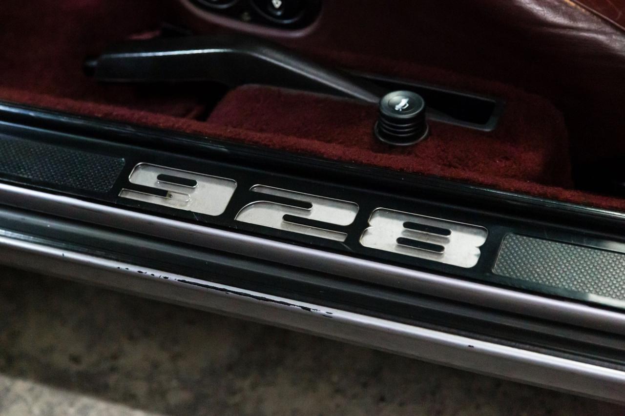 1987 Porsche 928 S4