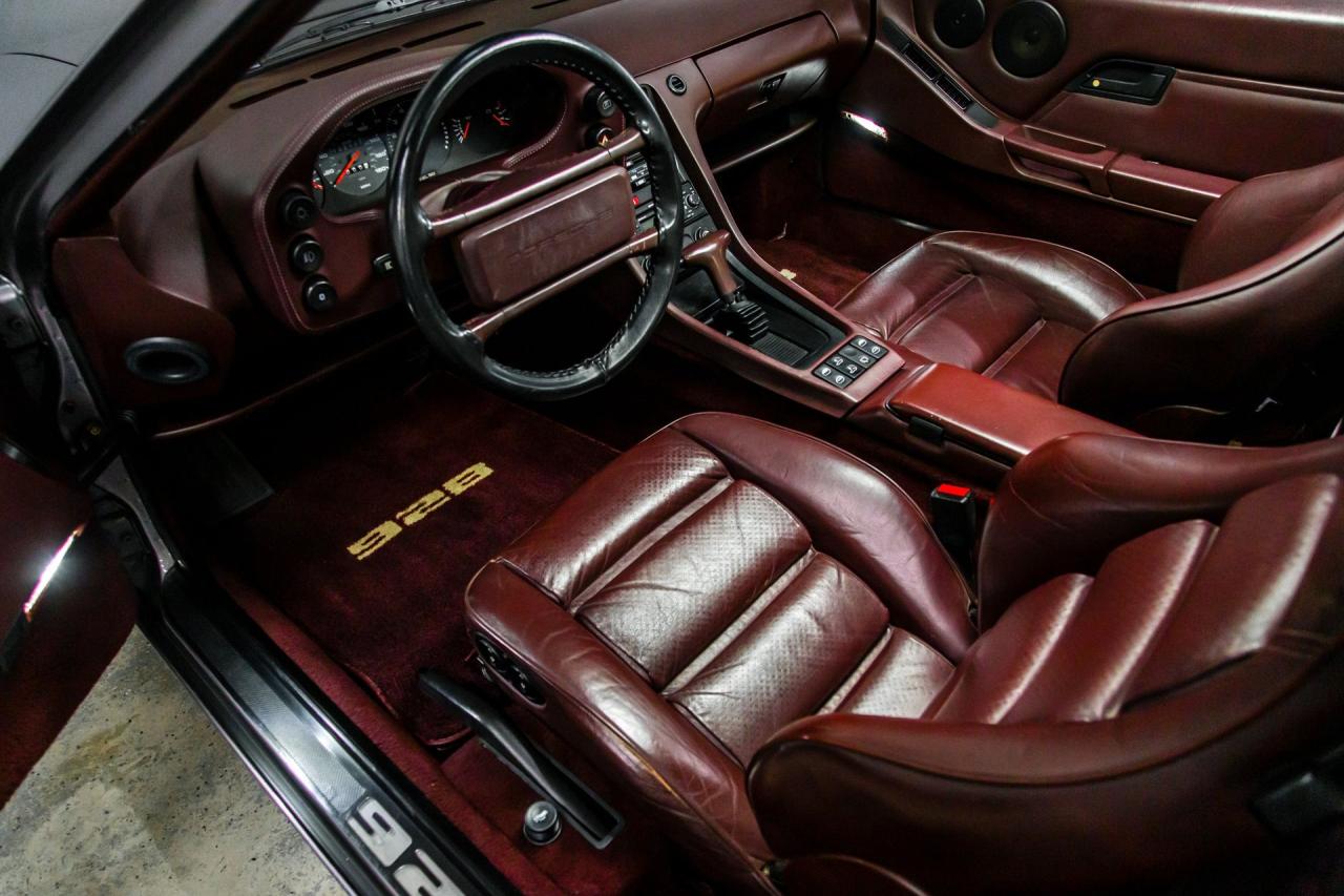 1987 Porsche 928 S4