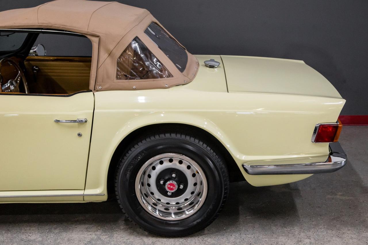 1971 Triumph FUEL INJECTED OVERDIVE TR6