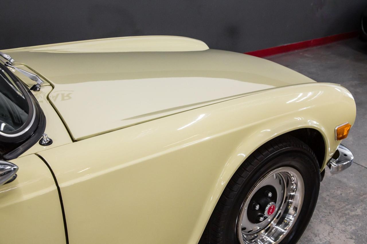 1971 Triumph FUEL INJECTED OVERDIVE TR6