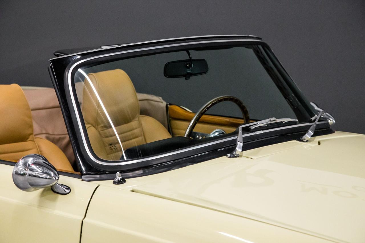 1971 Triumph FUEL INJECTED OVERDIVE TR6